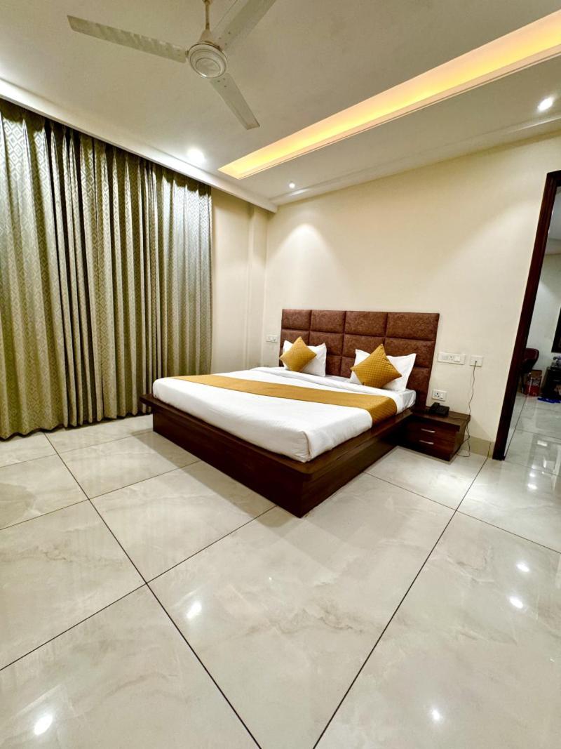 Prism Grand Hotel Zirakpur Luaran gambar